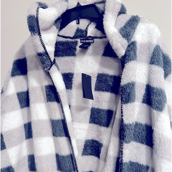 Steve Madden Sherpa Hooded Open Front Poncho Plaid One Size - Picture 4 of 7
